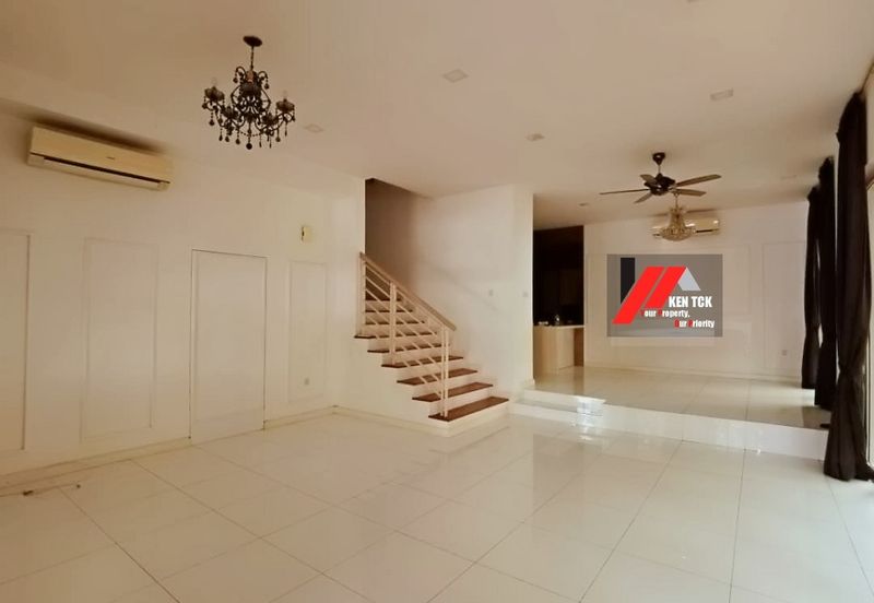 Rafflesia @ The Hill