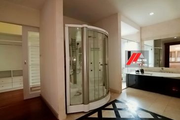 Rafflesia @ The Hill