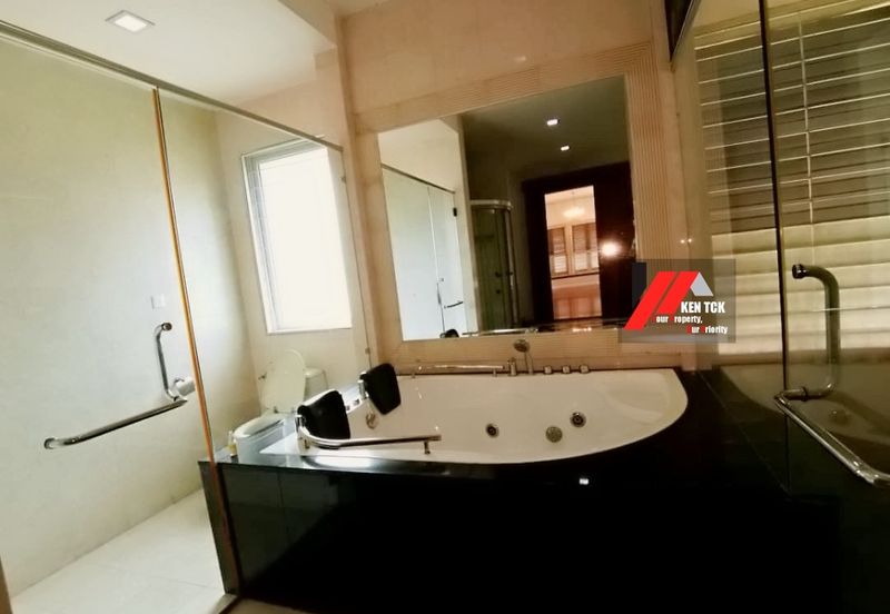 Rafflesia @ The Hill