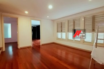 Rafflesia @ The Hill