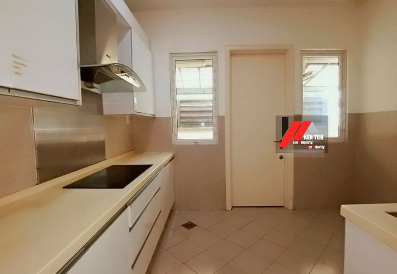 Rafflesia @ The Hill