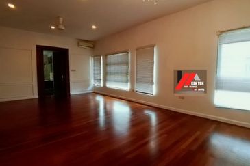 Rafflesia @ The Hill