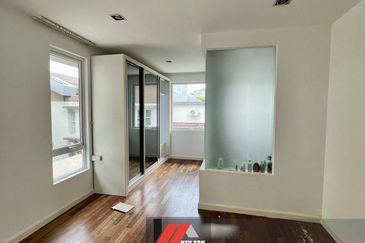 Rafflesia @ The Hill