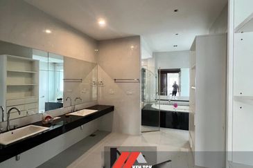 Rafflesia @ The Hill