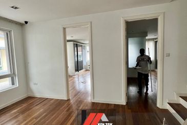 Rafflesia @ The Hill