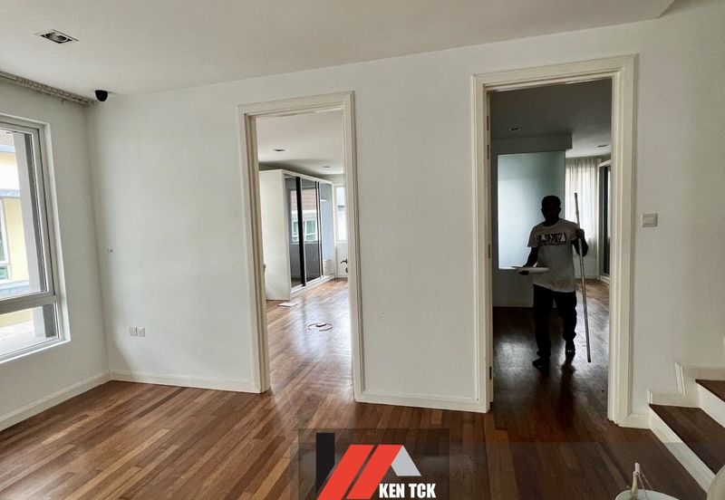 Rafflesia @ The Hill