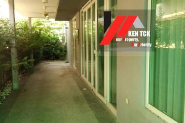 Rafflesia @ The Hill