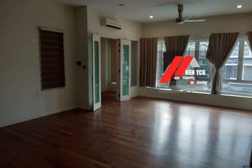 Rafflesia @ The Hill