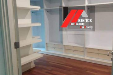 Rafflesia @ The Hill