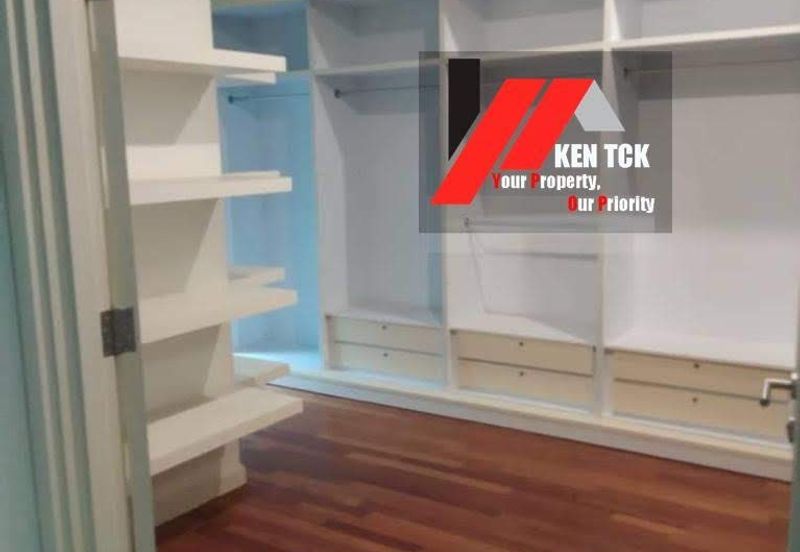 Rafflesia @ The Hill