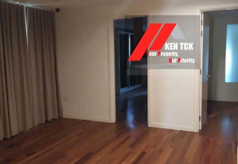 Rafflesia @ The Hill