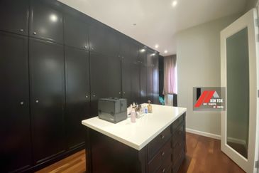 Rafflesia @ The Hill