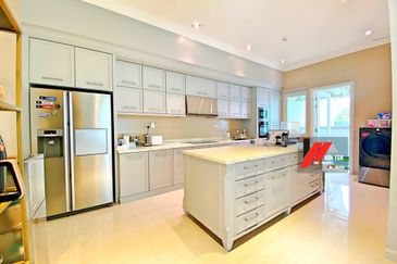 Rafflesia @ The Hill