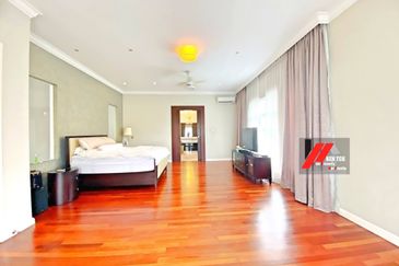 Rafflesia @ The Hill