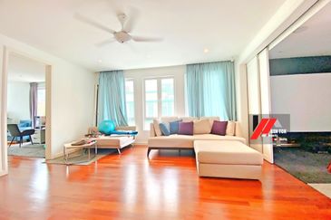 Rafflesia @ The Hill