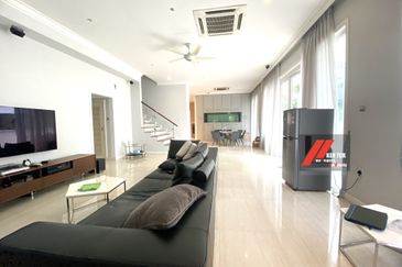 Rafflesia @ The Hill