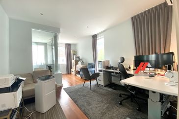 Rafflesia @ The Hill