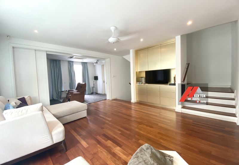 Rafflesia @ The Hill