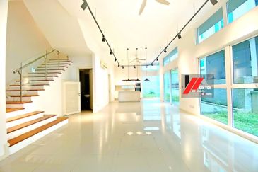 Rafflesia @ The Hill