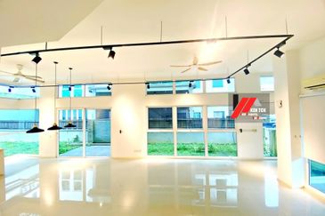 Rafflesia @ The Hill