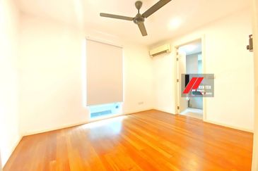 Rafflesia @ The Hill