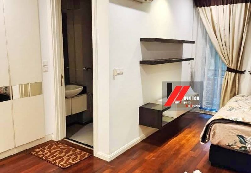 Rafflesia @ The Hill