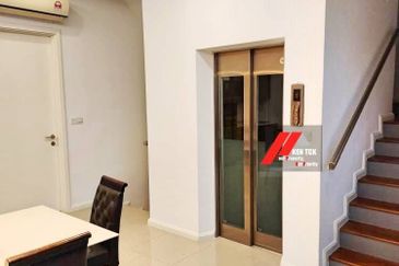 Rafflesia @ The Hill