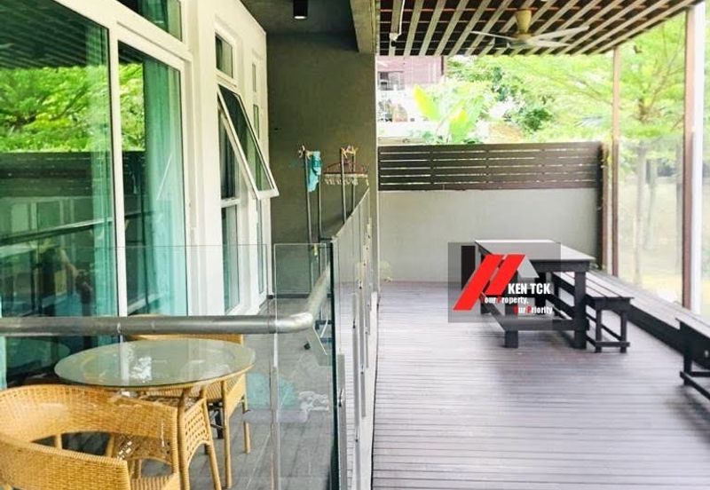 Rafflesia @ The Hill