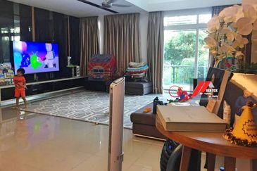 Rafflesia @ The Hill