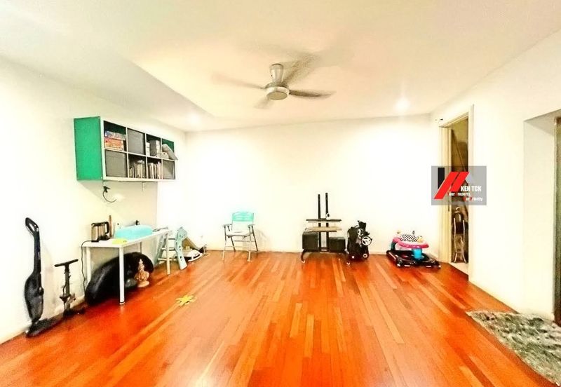 Rafflesia @ The Hill