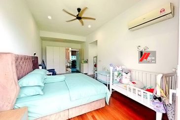 Rafflesia @ The Hill