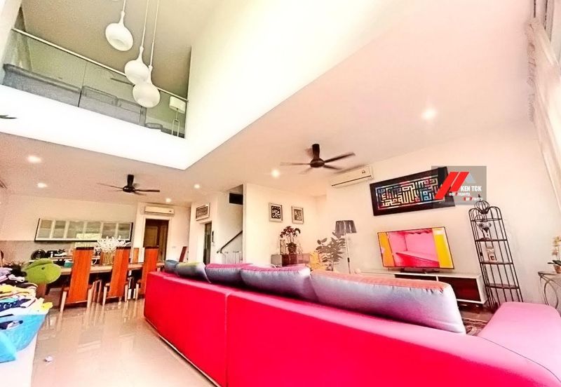 Rafflesia @ The Hill