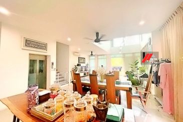 Rafflesia @ The Hill