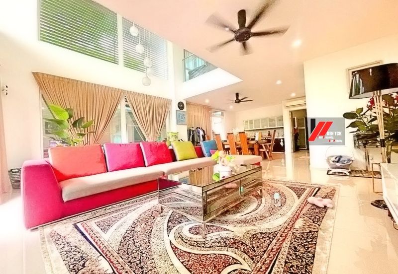 Rafflesia @ The Hill