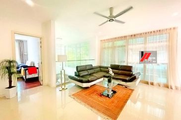 Rafflesia @ The Hill