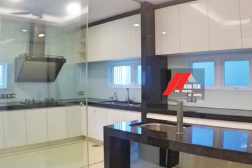 Rafflesia @ The Hill