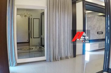 Rafflesia @ The Hill