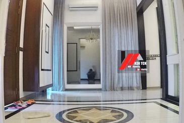 Rafflesia @ The Hill