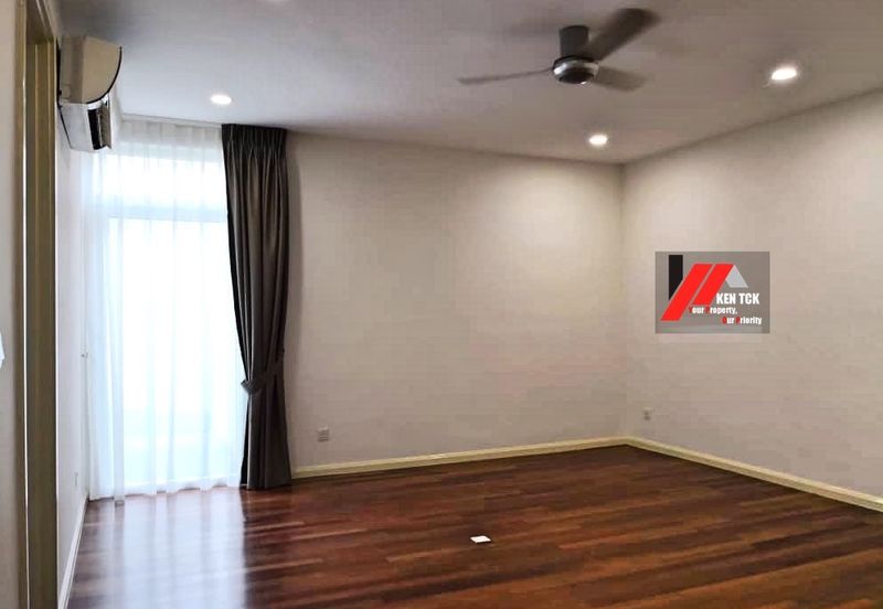 Rafflesia @ The Hill