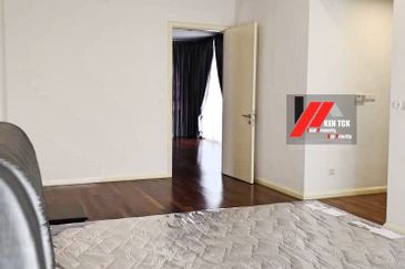 Rafflesia @ The Hill