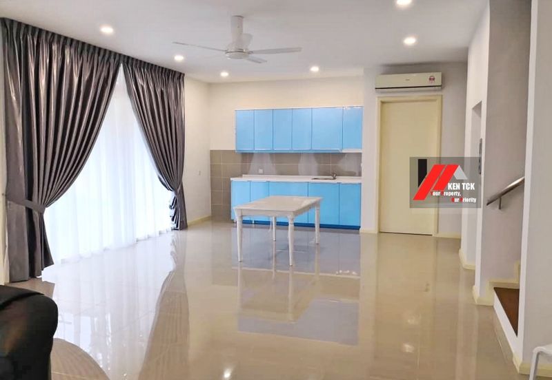 Rafflesia @ The Hill