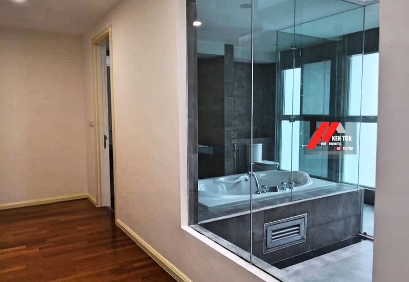 Rafflesia @ The Hill