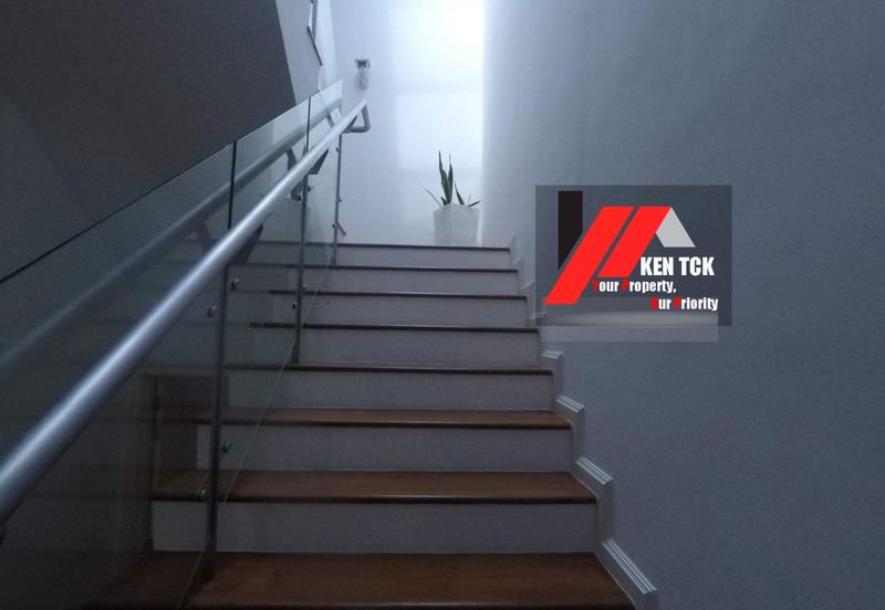 Rafflesia @ The Hill