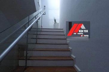 Rafflesia @ The Hill