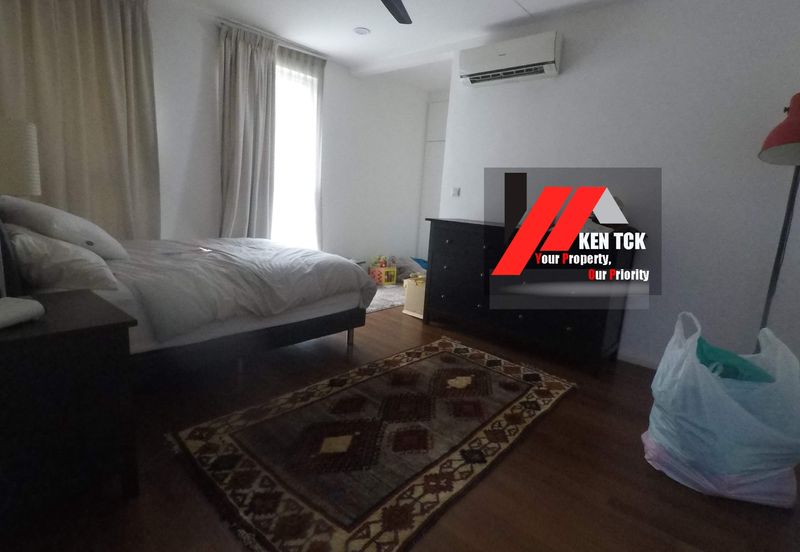 Rafflesia @ The Hill