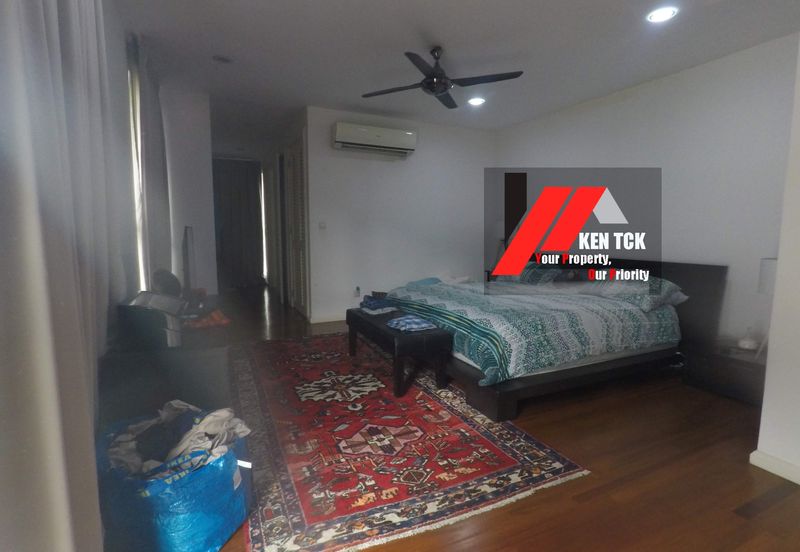 Rafflesia @ The Hill