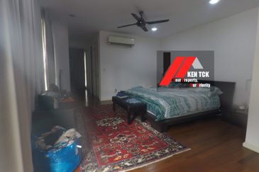 Rafflesia @ The Hill