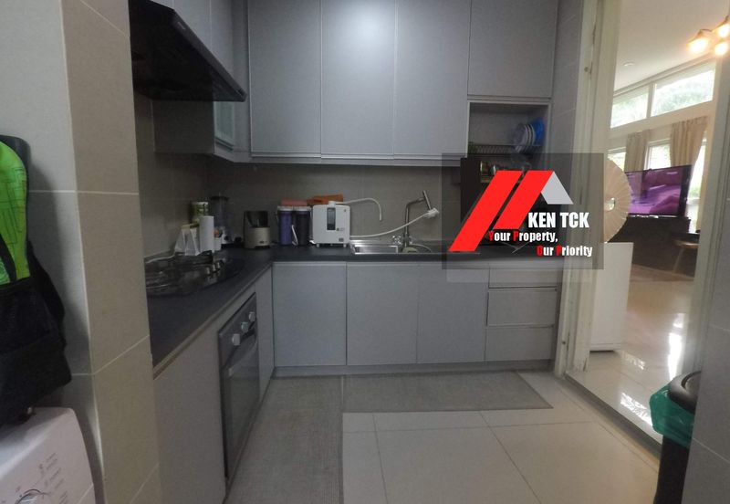 Rafflesia @ The Hill