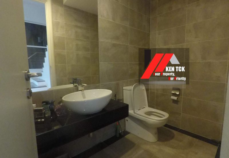 Rafflesia @ The Hill