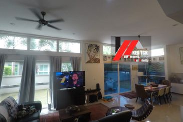 Rafflesia @ The Hill